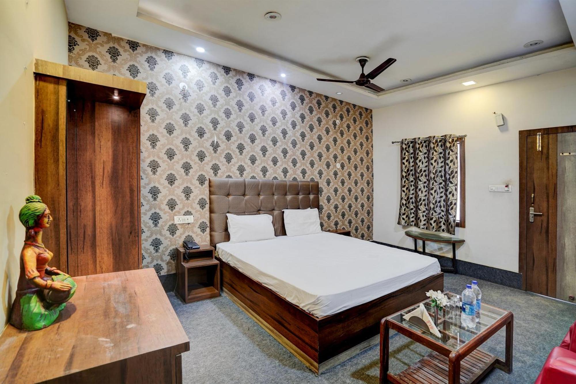 Hotel O Shyam Utsav Mirzapur ภายนอก รูปภาพ