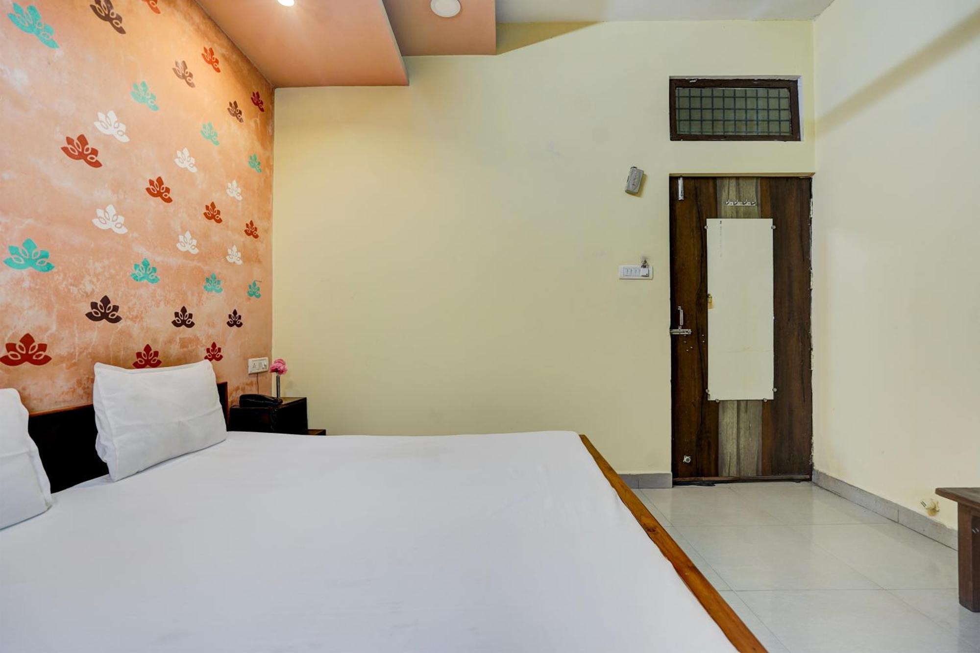 Hotel O Shyam Utsav Mirzapur ภายนอก รูปภาพ