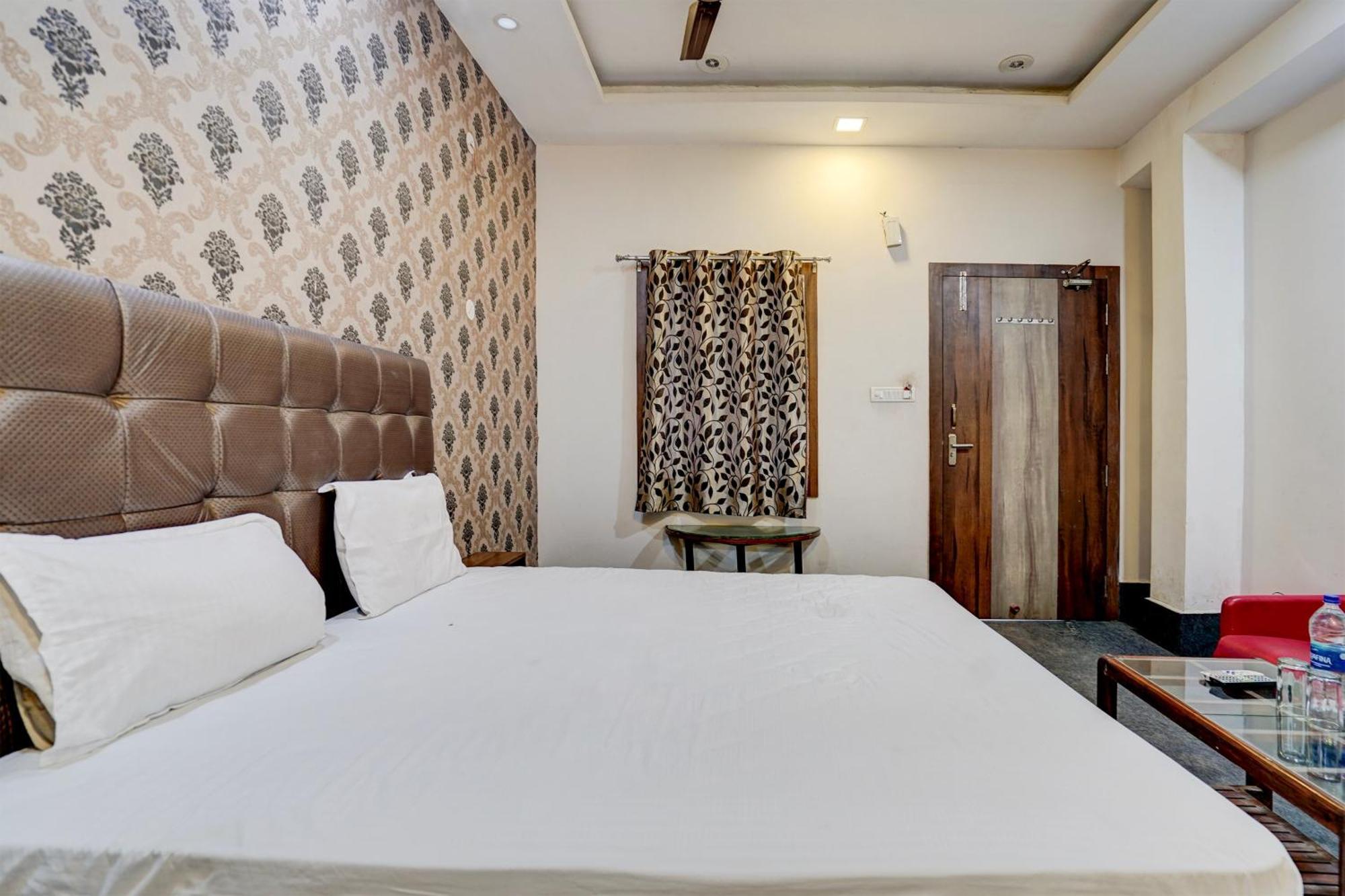 Hotel O Shyam Utsav Mirzapur ภายนอก รูปภาพ