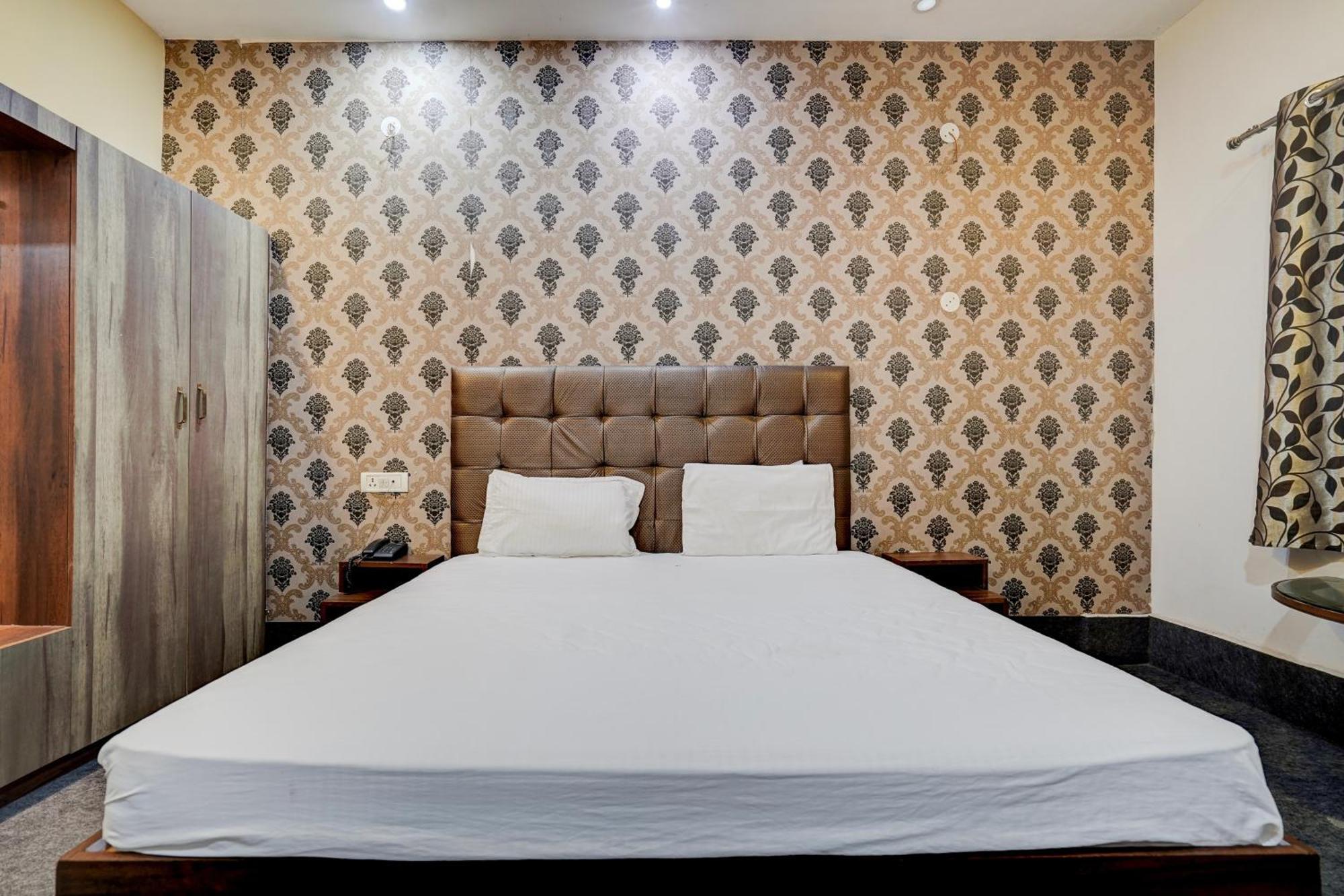 Hotel O Shyam Utsav Mirzapur ภายนอก รูปภาพ